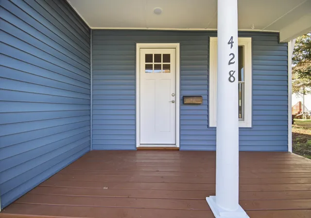 Photo 2 of Sale Pending at 428 S Oak Ave, Owatonna, MN 55060 | MLS# 7158649 | Listing updated on 2026-10-21