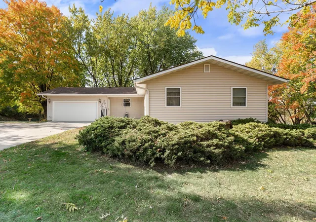 Photo 2 of Single family home for sale at 1146 Ironwood Ave, Owatonna, MN 55060 | MLS# 7158654 | Listing updated on 2026-10-13