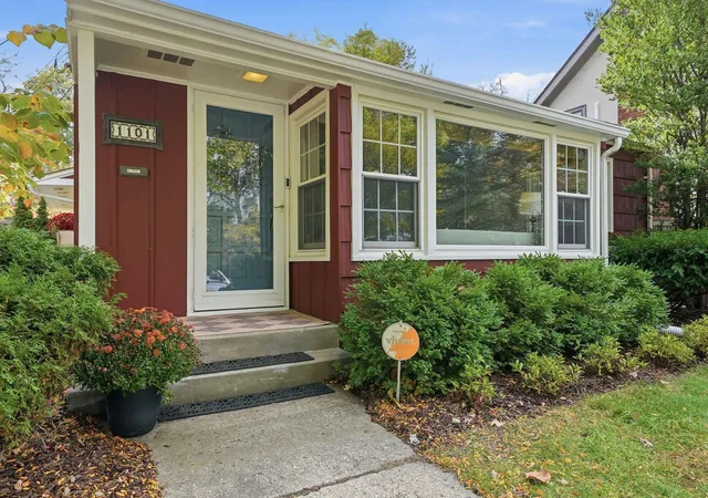 Photo 2 of Single family home for sale at 1101 W 53rd Street, Minneapolis, MN 55419 | MLS# 7158669 | Listing updated on 2026-10-21