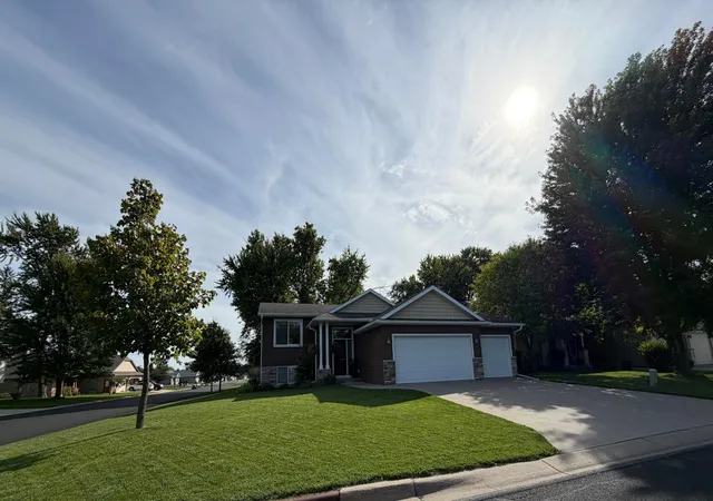 Photo 1 of Single family home for sale at 201 Golden Bear Ln, Zumbrota, MN 55992 | MLS# 7158671 | Listing updated on 2026-10-15