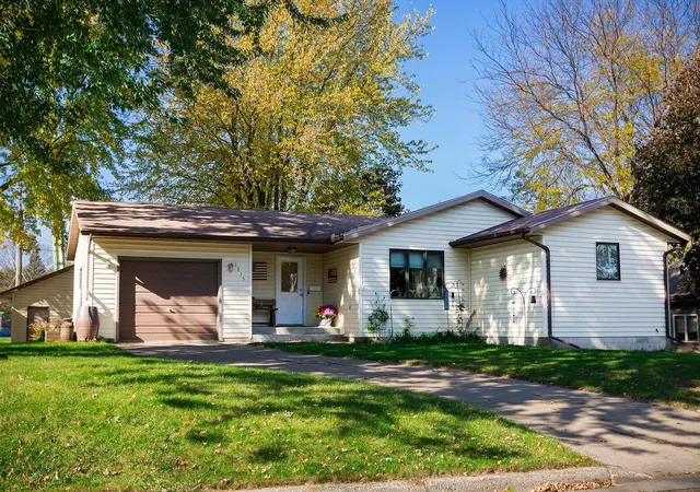 Photo 1 of Single family home for sale at 1515 Chandler Ave N, Glencoe, MN 55336 | MLS# 7158675 | Listing updated on 2026-10-23