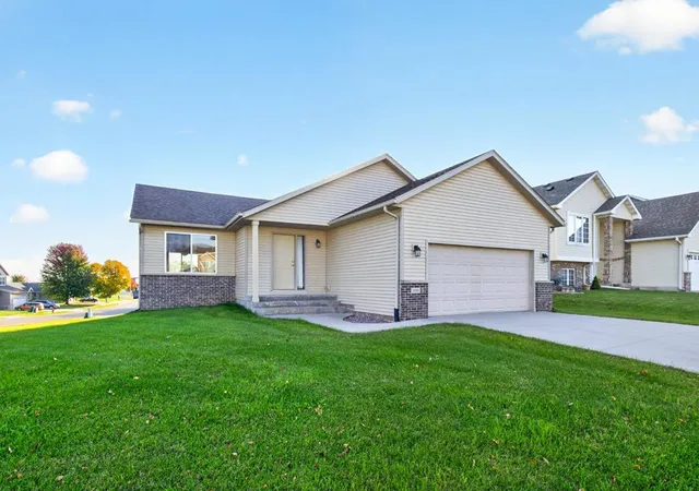 Photo 1 of Single family home for sale at 3830 Kenosha Dr Nw, Rochester, MN 55901 | MLS# 7158691 | Listing updated on 2026-10-16