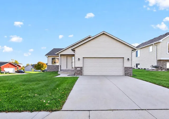 Photo 2 of Single family home for sale at 3830 Kenosha Dr Nw, Rochester, MN 55901 | MLS# 7158691 | Listing updated on 2026-10-16