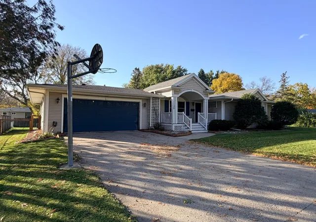 Photo 1 of Single family home for sale at 1130 Phinney Ave, Detroit Lakes, MN 56501 | MLS# 7158696 | Listing updated on 2026-10-20