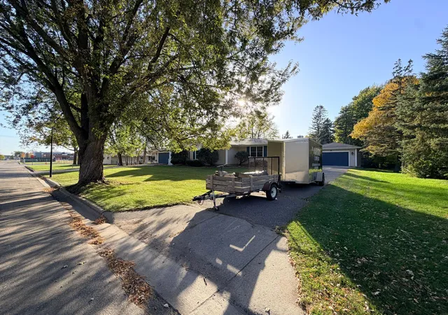 Photo 2 of Single family home for sale at 1130 Phinney Ave, Detroit Lakes, MN 56501 | MLS# 7158696 | Listing updated on 2026-10-20