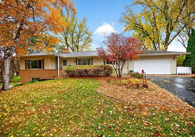 Photo 1 of Single family home for sale at 12916 Harmony Cir, Burnsville, MN 55337 | MLS# 7158709 | Listing updated on 2026-10-29