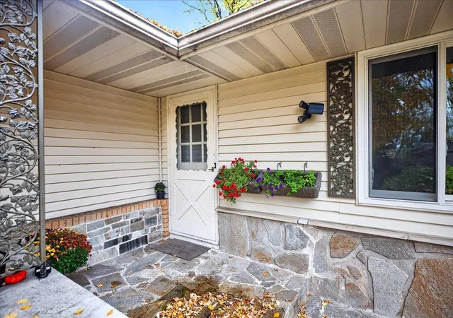 Photo 3 of Single family home for sale at 12916 Harmony Cir, Burnsville, MN 55337 | MLS# 7158709 | Listing updated on 2026-10-29