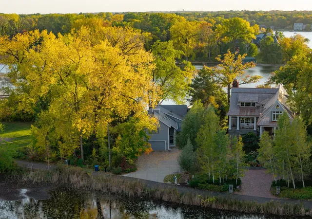 Photo 4 of Sale Pending at 2626 Crosby Rd, Wayzata, MN 55391 | MLS# 7158710 | Listing updated on 2026-10-21