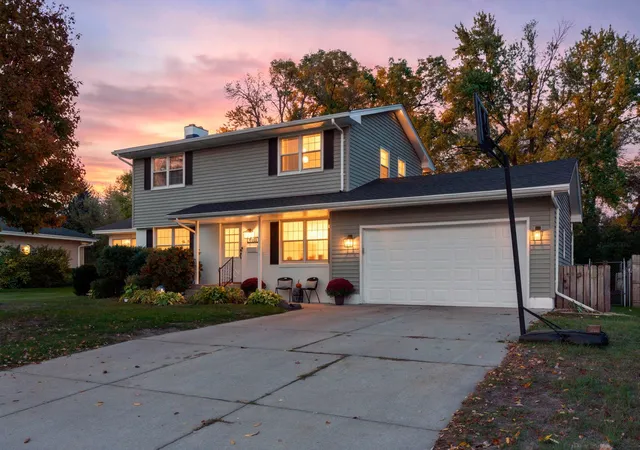 Photo 1 of Single family home for sale at 4401 78th Avenue N, Minneapolis, MN 55443 | MLS# 7158733 | Listing updated on 2026-10-15
