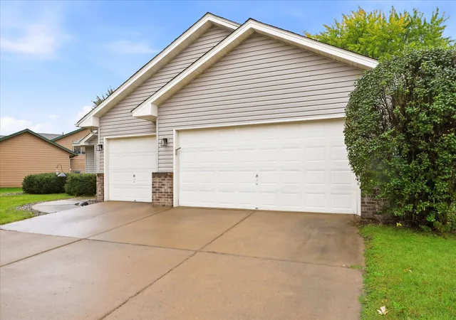 Photo 3 of Single family home for sale at 9213 Queens Gdns, Minneapolis, MN 55443 | MLS# 7158743 | Listing updated on 2026-10-19