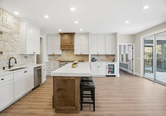 Photo 1 of Single family home for sale at 6611 County Rd 6, Maple Plain, MN 55359 | MLS# 7158745 | Listing updated on 2026-10-12