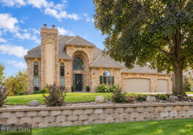 Photo 1 of Mansion for sale at 9405 Wedgewood Dr, Saint Paul, MN 55125 | MLS# 7158755 | Listing updated on 2026-10-19