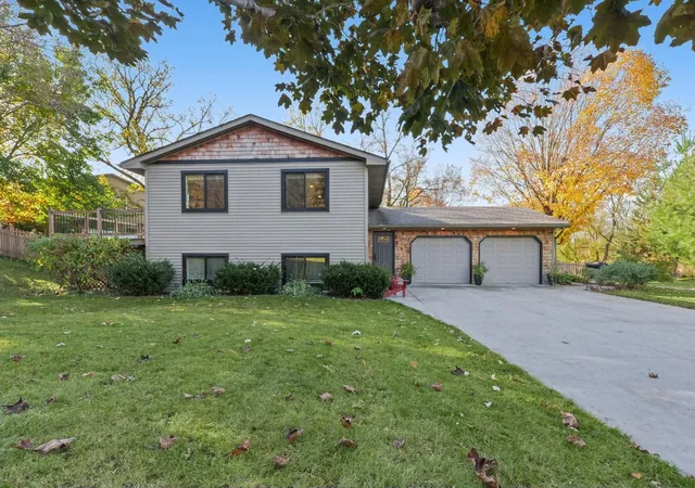 Photo 1 of Single family home for sale at 8784 Woodlawn Dr, Rockford, MN 55373 | MLS# 7158762 | Listing updated on 2026-10-23