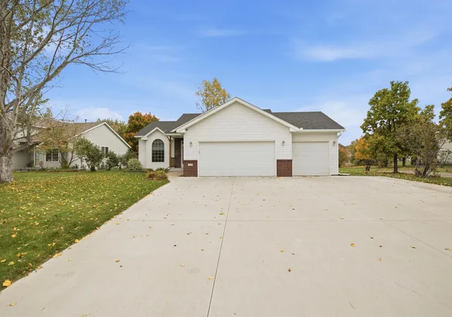 Photo 2 of Single family home for sale at 300 10th Avenue N, Sartell, MN 56377 | MLS# 7158768 | Listing updated on 2026-10-17
