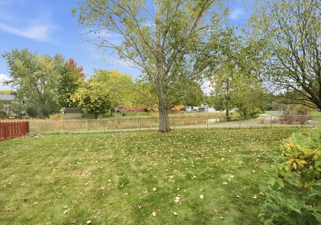Photo 4 of Single family home for sale at 300 10th Avenue N, Sartell, MN 56377 | MLS# 7158768 | Listing updated on 2026-10-17
