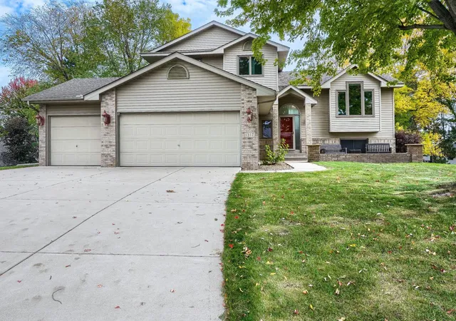 Photo 1 of Single family home for sale at 1317 Schooner Ct, Saint Paul, MN 55125 | MLS# 7158772 | Listing updated on 2026-10-22