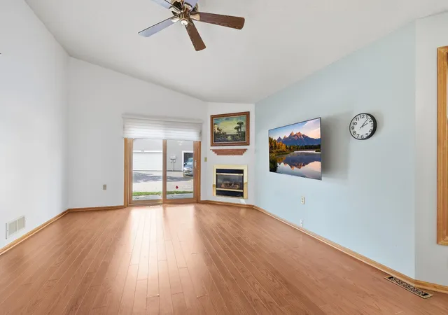 Photo 3 of Single family home for sale at 1903 Granite Ave N, Saint Paul, MN 55128 | MLS# 7158776 | Listing updated on 2026-10-16