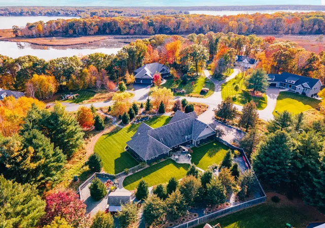 Photo 1 of Single family home for sale at 19225 Meadowridge Ln N, Marine On Saint Croix, MN 55047 | MLS# 7158788 | Listing updated on 2026-10-18