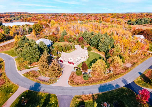Photo 3 of Single family home for sale at 19225 Meadowridge Ln N, Marine On Saint Croix, MN 55047 | MLS# 7158788 | Listing updated on 2026-10-18