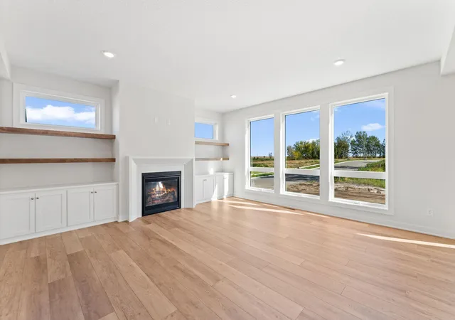 Photo 1 of Single family home for sale at 2031 Avon Ln, Shakopee, MN 55379 | MLS# 7158812 | Listing updated on 2026-10-23