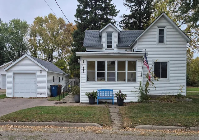 Photo 1 of Single family home for sale at 2059 2nd Street, Saint Paul, MN 55110 | MLS# 7158836 | Listing updated on 2026-10-17