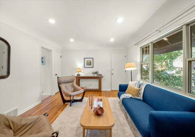 Listing Photo 5 - Condo for sale in building located at 3624 Colfax Ave S, Minneapolis, MN 55409 - Unit #101
