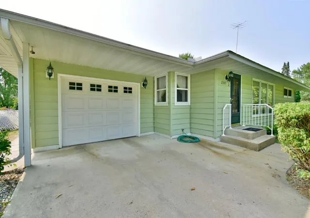 Photo 2 of Single family home for sale at 2305 10th Avenue S, Saint Cloud, MN 56301 | MLS# 7158875 | Listing updated on 2026-10-14