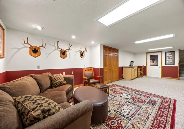 Photo 3 of Single family home for sale at 911 Neal Ave SW, Hutchinson, MN 55350 | MLS# 7158887 | Listing updated on 2026-10-21