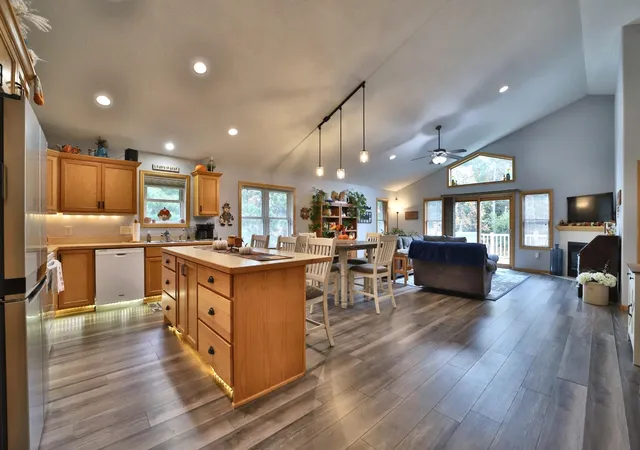 Photo 2 of Single family home for sale at 8191 Hinckley Ct, Baxter, MN 56425 | MLS# 7158892 | Listing updated on 2026-10-17