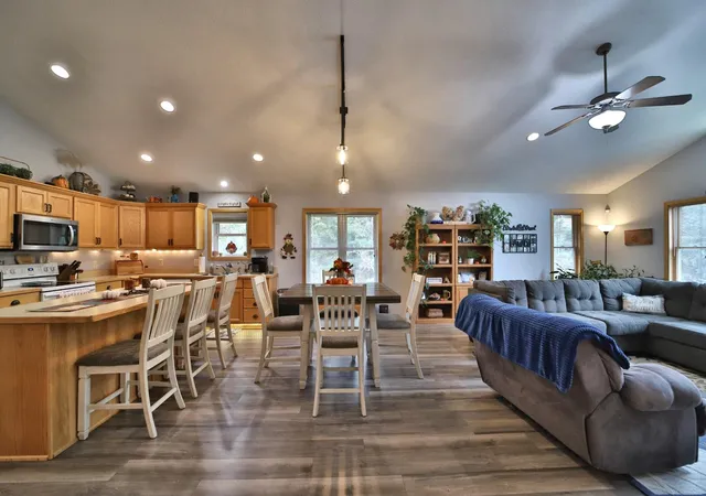 Photo 4 of Single family home for sale at 8191 Hinckley Ct, Baxter, MN 56425 | MLS# 7158892 | Listing updated on 2026-10-17
