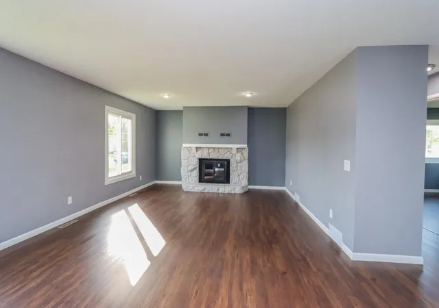 Photo 3 of Sale Pending at 211 S Webster St, Kasota, MN 56050 | MLS# 7158916 | Listing updated on 2026-10-23