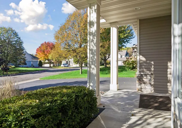 Photo 3 of Single family home for sale at 6033 Summit Ct S, Cottage Grove, MN 55016 | MLS# 7158917 | Listing updated on 2026-10-15
