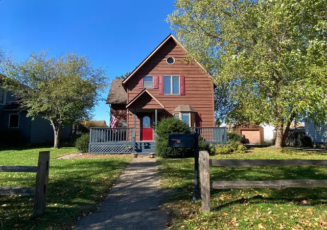 Photo 1 of Single family home for sale at 420 Harrison St, Red Wing, MN 55066 | MLS# 7158926 | Listing updated on 2026-10-20