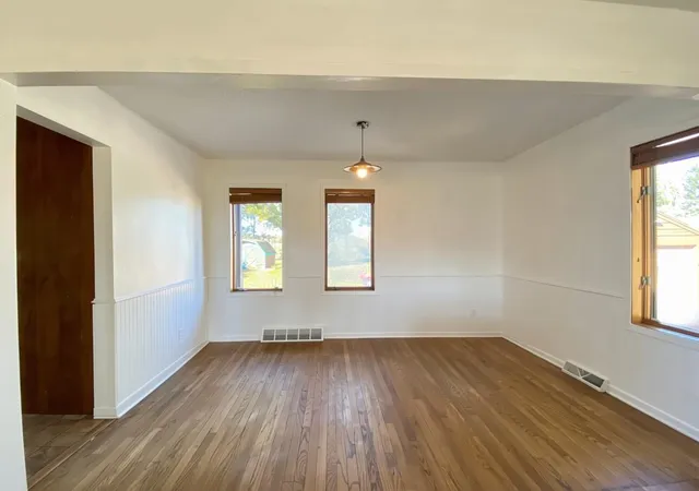 Photo 3 of Single family home for sale at 420 Harrison St, Red Wing, MN 55066 | MLS# 7158926 | Listing updated on 2026-10-20