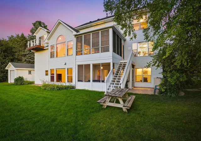 Photo 3 of Single family home for sale at 682 Tanager Rd, Waconia, MN 55387 | MLS# 7158968 | Listing updated on 2026-10-23