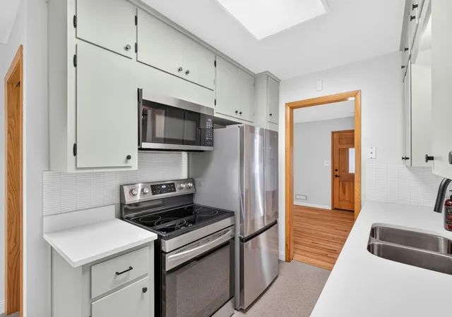 Photo 4 of Single family home for sale at 2937 Pascal St, Saint Paul, MN 55113 | MLS# 7158972 | Listing updated on 2026-10-16