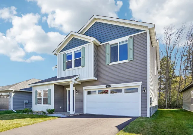 Photo 2 of Single family home for sale at 810 Spruce St N, Cambridge, MN 55008 | MLS# 7158980 | Listing updated on 2026-10-19