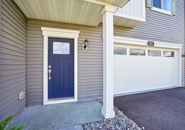 Photo 3 of Single family home for sale at 810 Spruce St N, Cambridge, MN 55008 | MLS# 7158980 | Listing updated on 2026-10-19