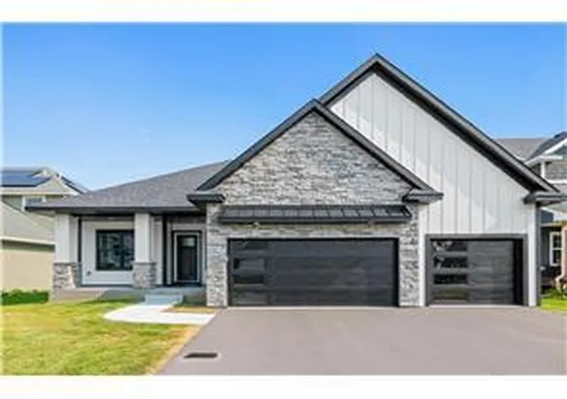 Photo 2 of Single family home for sale at 1589 Spruce St, Farmington, MN 55024 | MLS# 7159033 | Listing updated on 2026-10-21