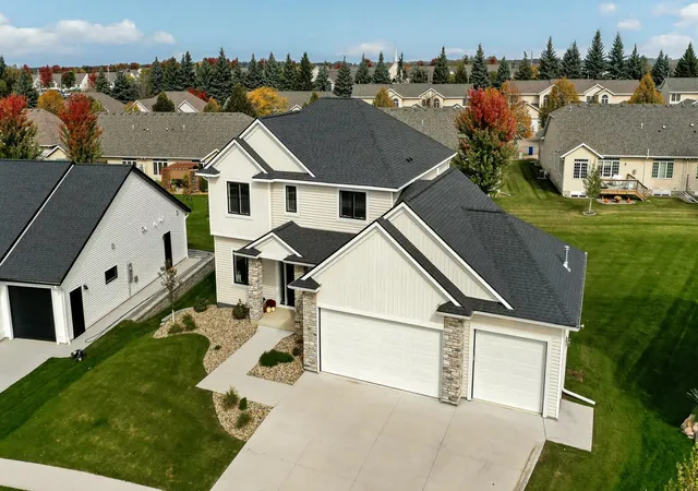 Photo 2 of Single family home for sale at 2219 Glady Ln Ne, Rochester, MN 55906 | MLS# 7159040 | Listing updated on 2026-10-20