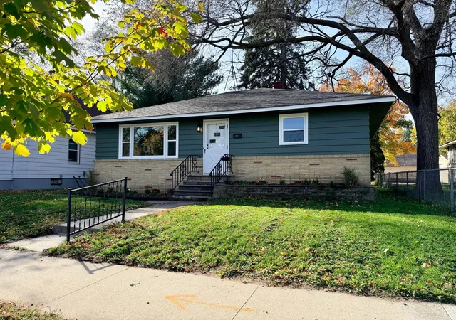 Single family home for sale at 227 22nd Avenue N, Saint Cloud, MN 56303 | MLS# 7159052