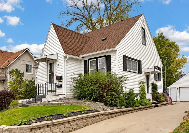 Photo 1 of Single family home for sale at 12 11th Avenue Se, Rochester, MN 55904 | MLS# 7159056 | Listing updated on 2026-10-23
