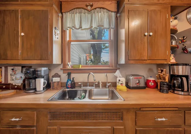 Photo 3 of Single family home for sale at 1343 Oak Beach Dr, Fairmont, MN 56031 | MLS# 7159074 | Listing updated on 2026-10-21