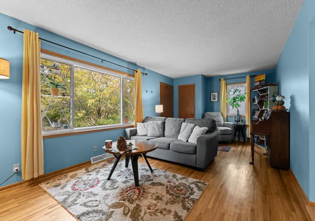 Photo 3 of Single family home for sale at 417 21st Avenue SW, Rochester, MN 55902 | MLS# 7159086 | Listing updated on 2026-10-23