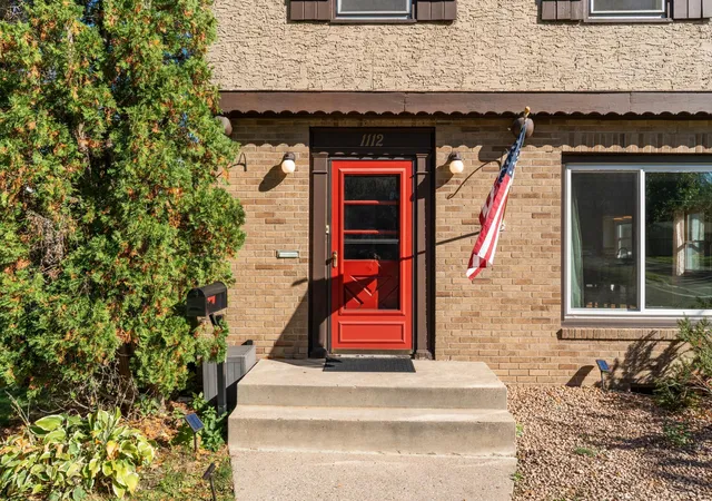Photo 2 of Single family home for sale at 1112 Seminole Ave, Saint Paul, MN 55118 | MLS# 7159091 | Listing updated on 2026-10-27