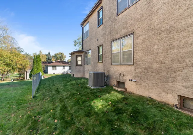 Photo 3 of Single family home for sale at 1112 Seminole Ave, Saint Paul, MN 55118 | MLS# 7159091 | Listing updated on 2026-10-27