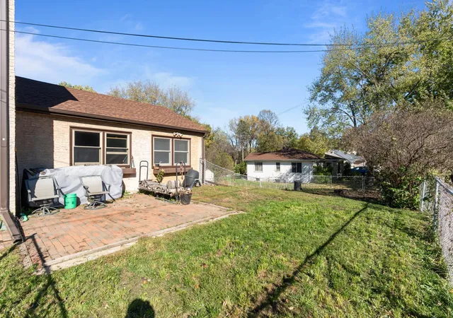 Photo 4 of Single family home for sale at 1112 Seminole Ave, Saint Paul, MN 55118 | MLS# 7159091 | Listing updated on 2026-10-27