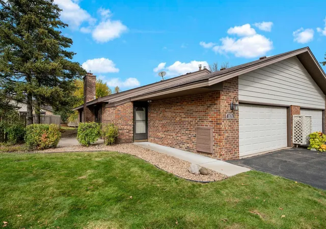 Photo 1 of Townhouse for sale at 1070 Zanzibar Ln N, Minneapolis, MN 55447 | MLS# 7159094 | Listing updated on 2026-10-23