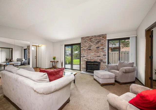 Photo 4 of Townhouse for sale at 1070 Zanzibar Ln N, Minneapolis, MN 55447 | MLS# 7159094 | Listing updated on 2026-10-23