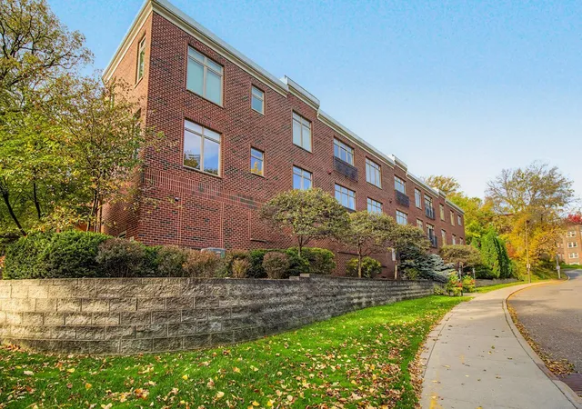 Listing Photo 4 - Condo for sale in building located at 510 Grand Ave, St. Paul, MN 55102 - Unit #101